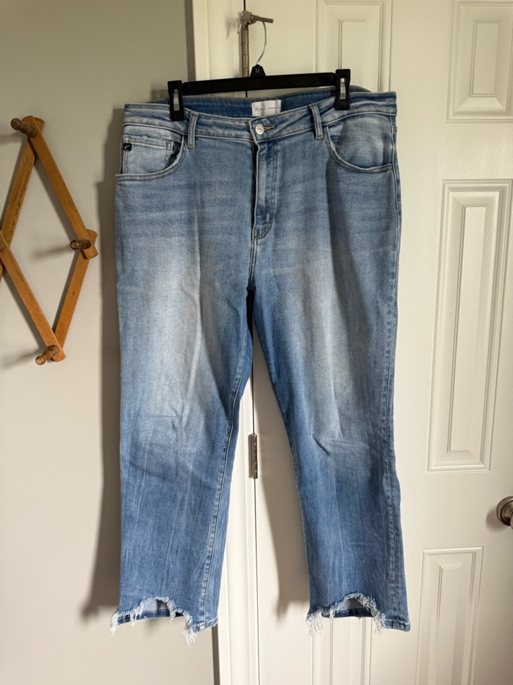 KanCan Light Blue Cropped Ankle Jeans